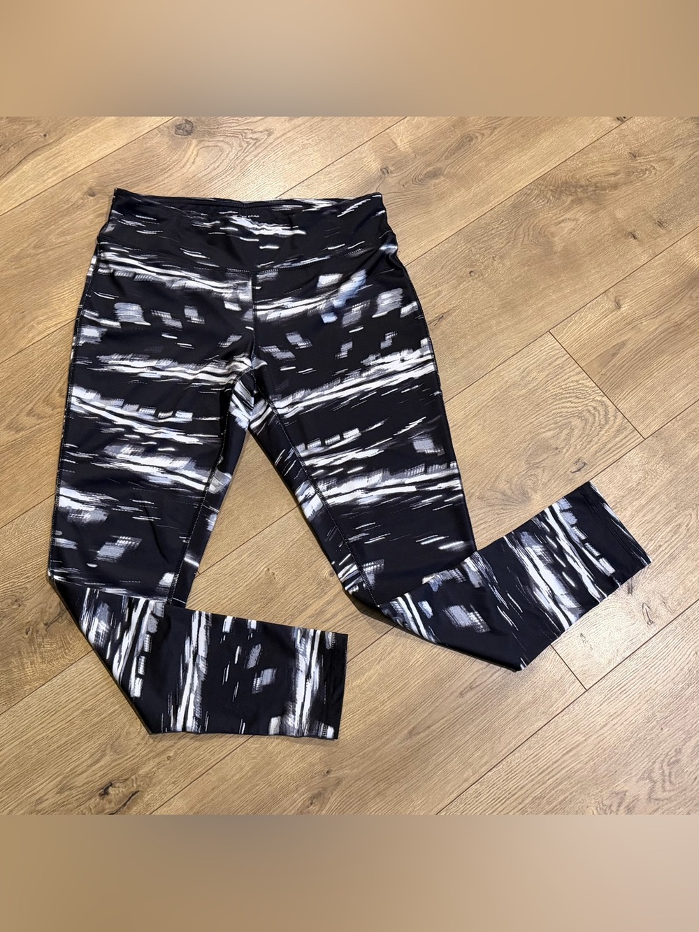 Tek Gear DryTek Women's Abstract Print Leggings Black White Gray Stretch Size L